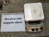 Hot plate with magnetic stirrer